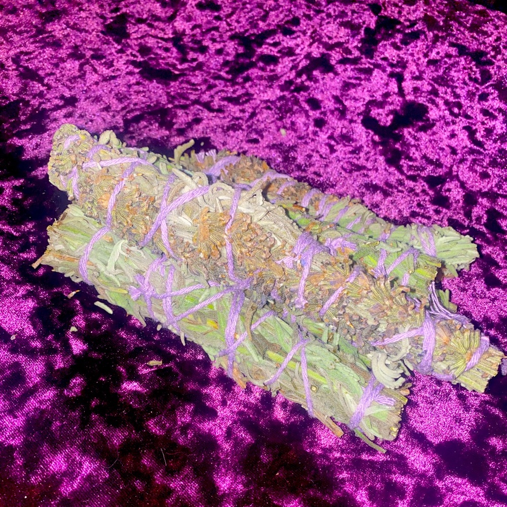 1 Fresh Wrapped Lavender Bundle